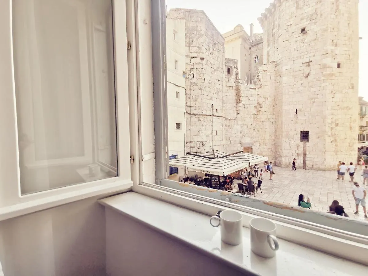One Bedroom Apartment In The Old Town スプリト